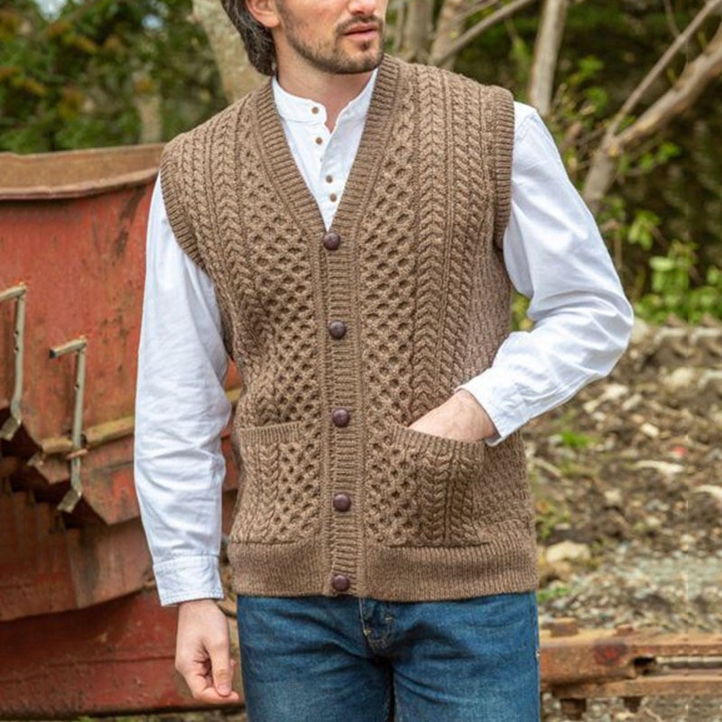 New Men&s Autumn and Winter Sleeveless Wool Vest Slim Solid Color Twisted Sweater Vest